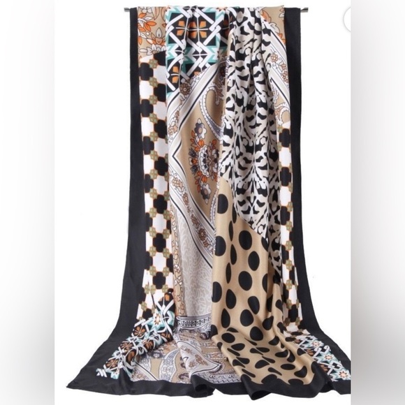 Accessories - New in bag Silky scarf Versace look beautiful 🌸🌺🌹